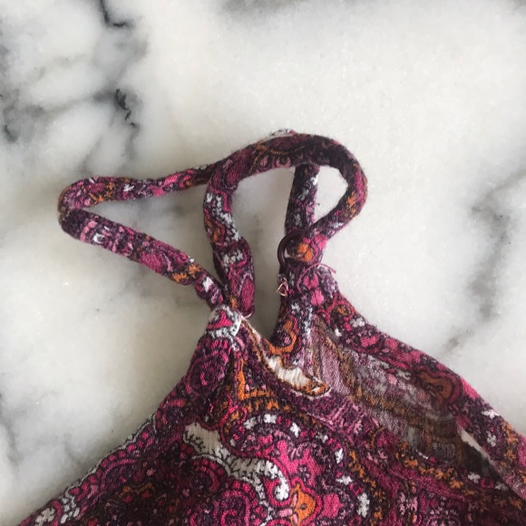 FREE WITH PURCHASE Beautiful crop top! - Picture 3 of 5